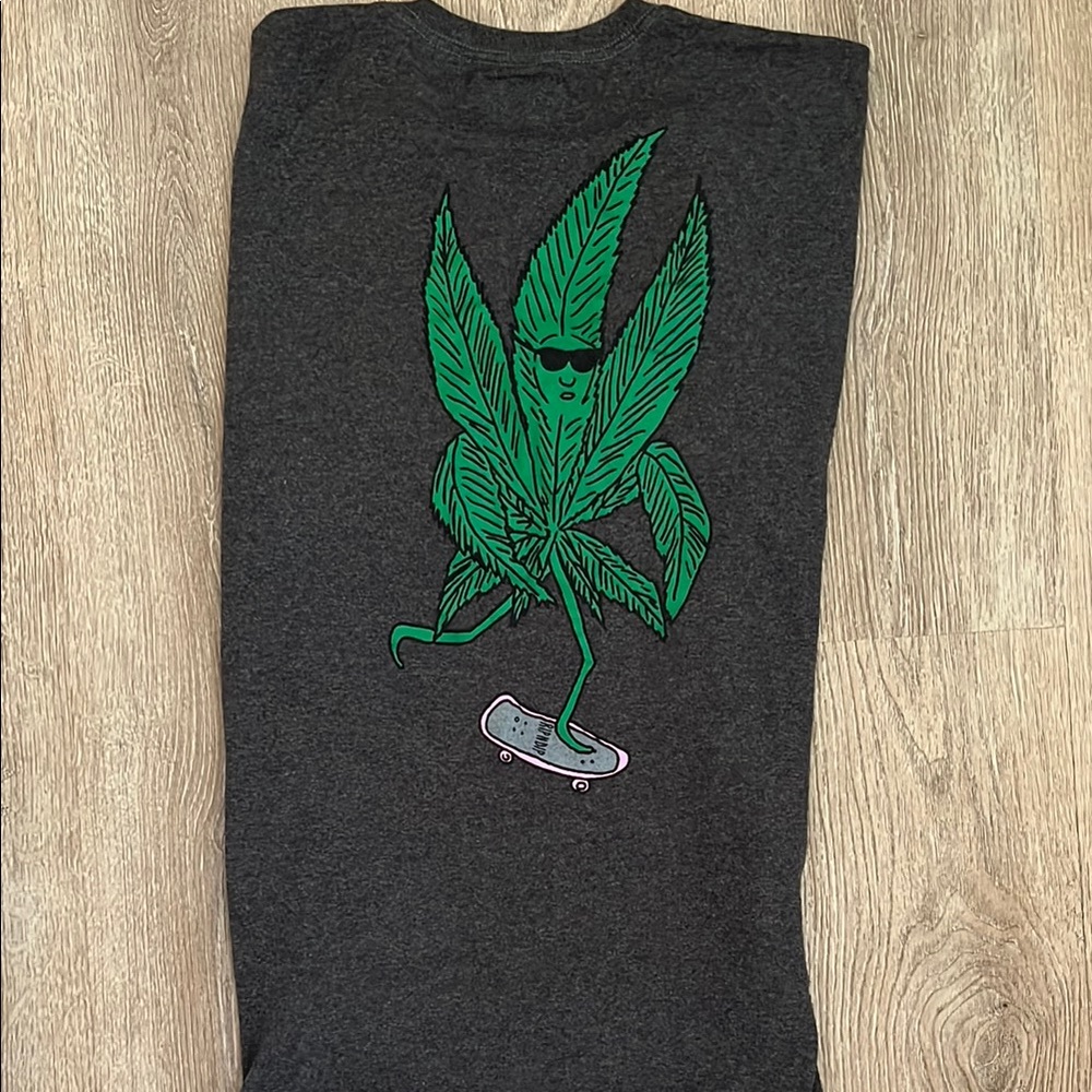 Gray T-Shirt with skateboard graphic